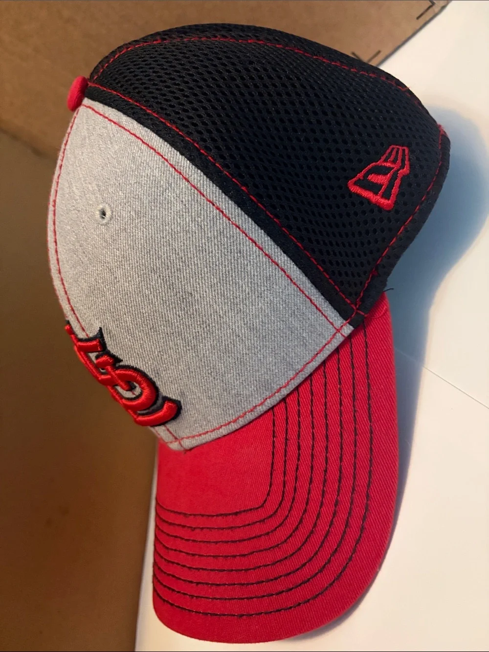New Era St. Louis Cardinals baseball cap. Red Gray and Navy blue NWOT MLB